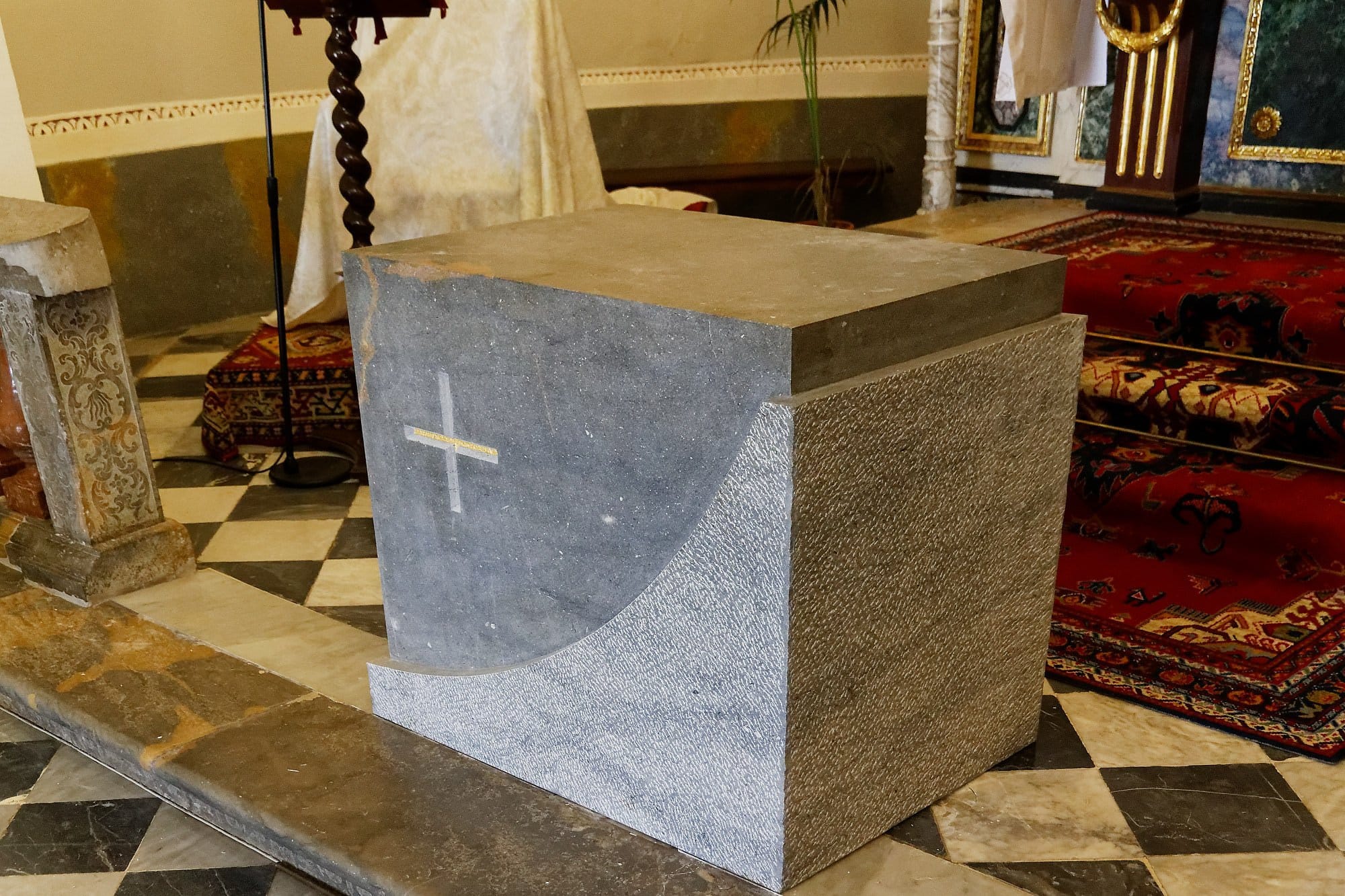 marble altar church council vatican 7