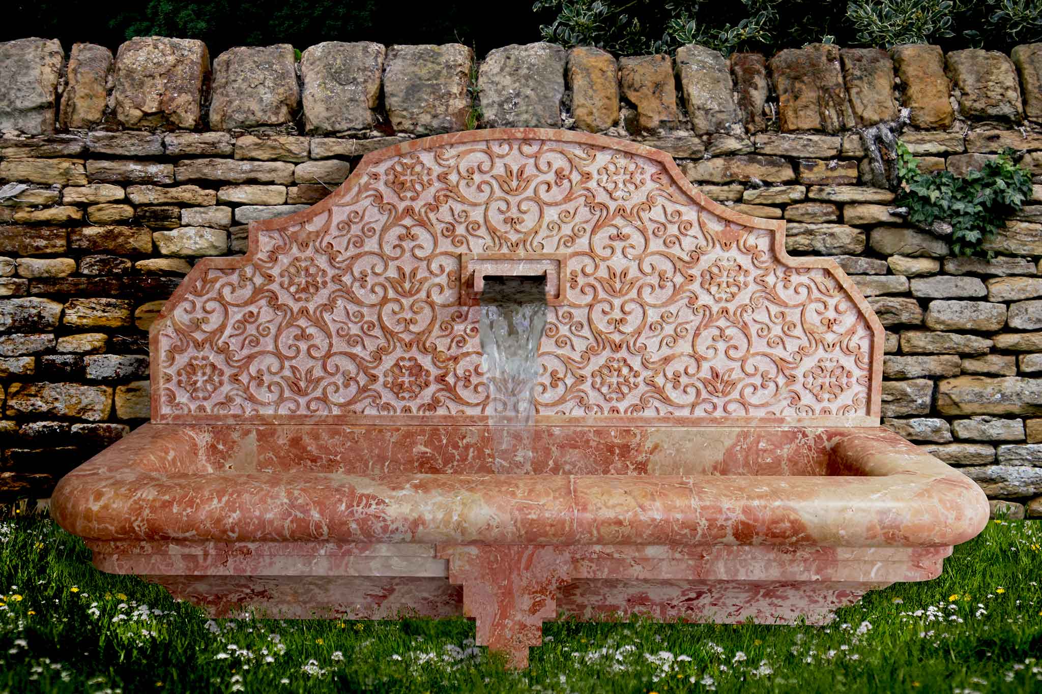 fontaine murale broderie rose