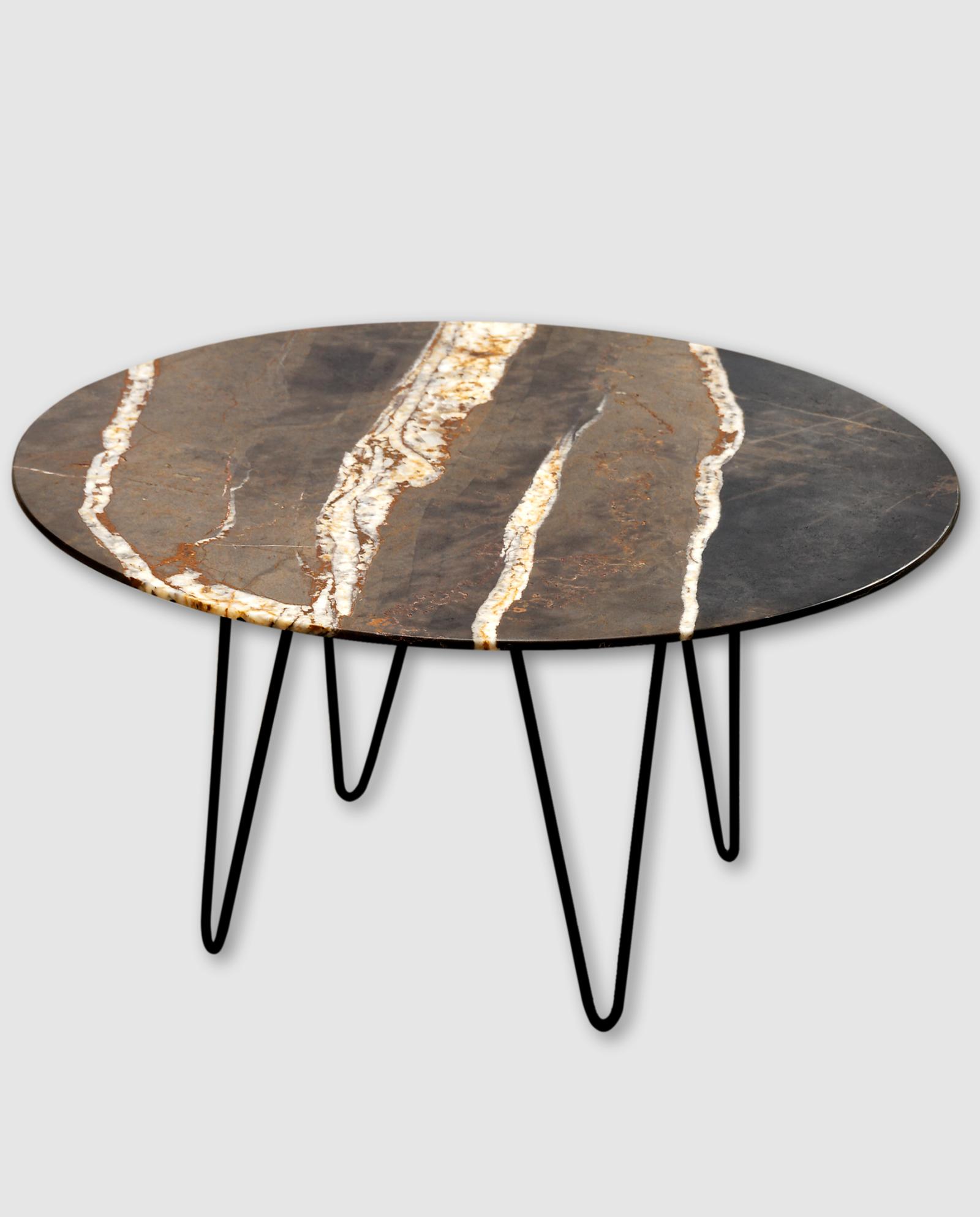 Tavolino da caffè in marmo dal design moderno con piedi
